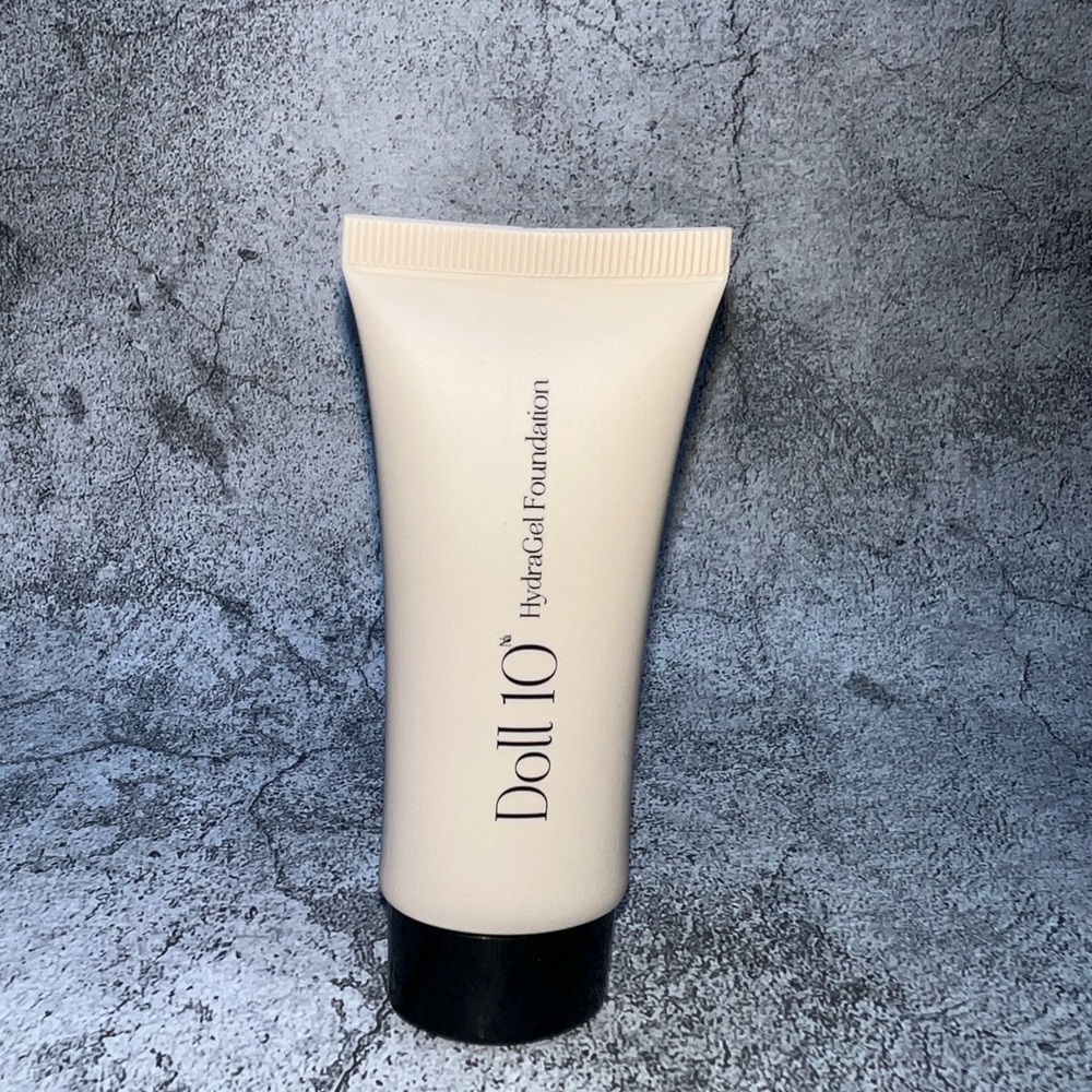 DOLL 10 HYDRAGEL FOUNDATION MEDIUM/FULL COVERAGE FOUNDATION BRAND NEW NEVER USED